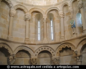 Interior de la iglesiade Bareyo