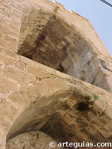 Interior del castillo de Bu&ntilde;ol