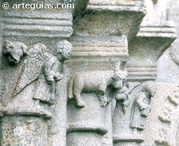 Capiteles de lapuerta. A Franqueira