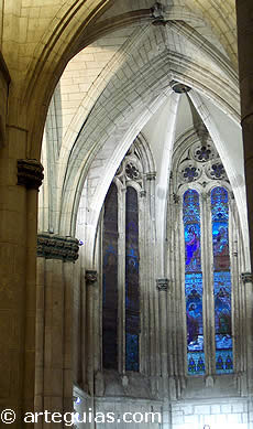 &Aacute;bside lateral de San Pedro de Vitoria