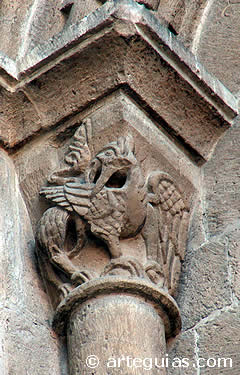 Grifo en uno de los capiteles