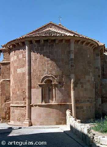 &Aacute;bside de la iglesia de San Miguel de Ayll&oacute;n