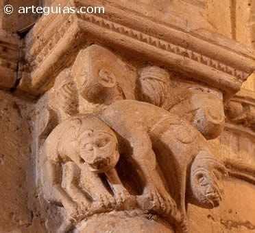Capitel del arco triunfal de la iglesia de Languilla. Segovia