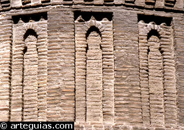 Decoraci&oacute;n toledana del &aacute;bside de la iglesia de M&oacute;stoles