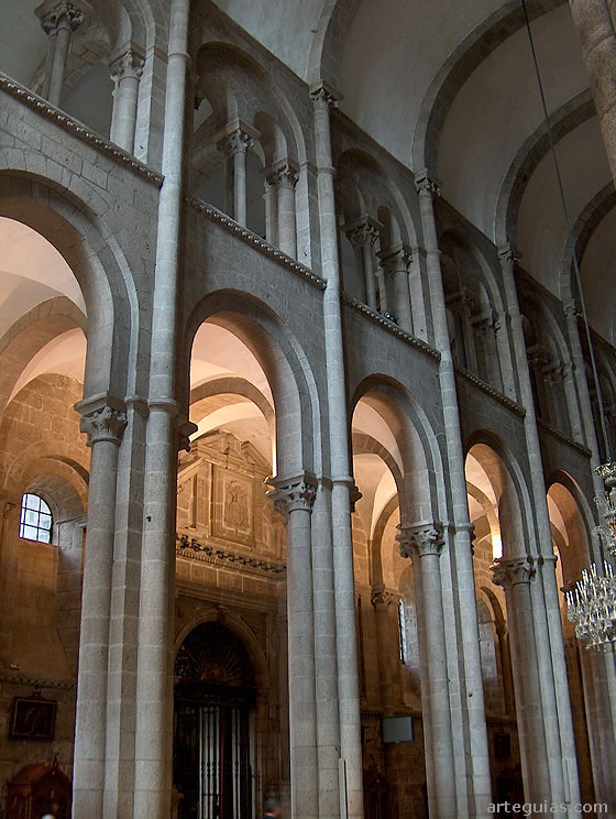 Naves de la catedral de Santiago de Compostela