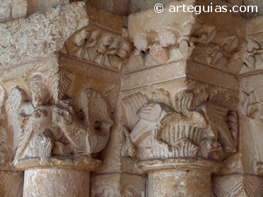 Capiteles de la portada. Oreitia