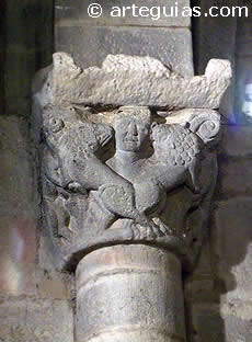 Capitel rom&aacute;nico. Iglesia de Santiago de Sang&uuml;esa