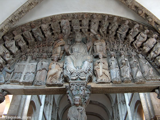 T&iacute;mpano del arco central del P&oacute;rtico de la Gloria