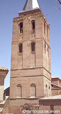 San Nicol&aacute;s de Madrigal de las Altas Torres. Torre campanario