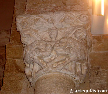 Capitel del arco triunfal. Iglesia de Cerezo de Arriba