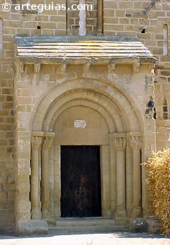 Portada del Cristo de Catalain de Gar&iacute;noain