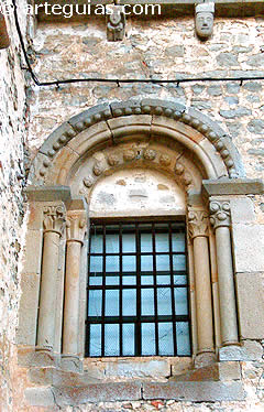Ventanal de la iglesia de Zestafe, Pa&iacute;s Vasco