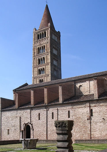 Rom&aacute;nico en Lombard&iacute;a: campanario de la Abad&iacute;a de Pomposa