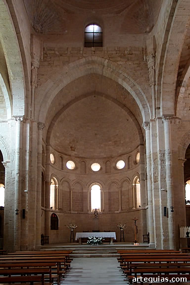 Irache: interior del &aacute;bside principal