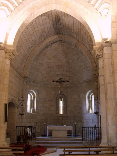 &Aacute;bside de San Miguel de Almaz&aacute;n