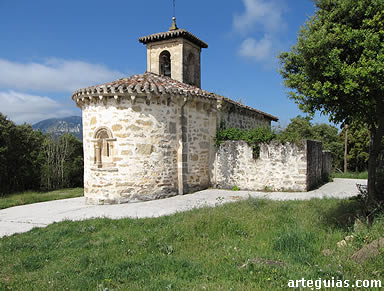 el templo de Belloj&iacute;n se encuentra rodeado de un paisaje espectacular