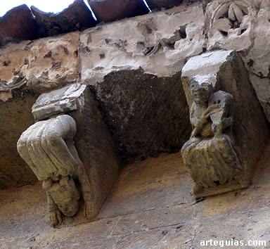 Canecillos de la iglesia de San Sebasti&aacute;n