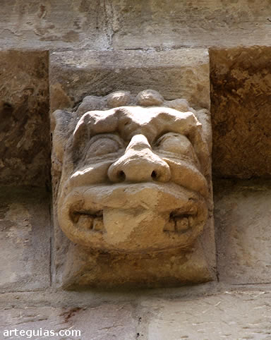 Expresivo canecillo de la iglesia alavesa de Tuesta