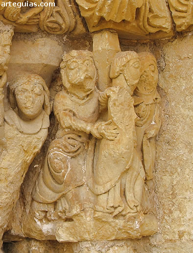 &iquest;Capitel con escena de adulterio?