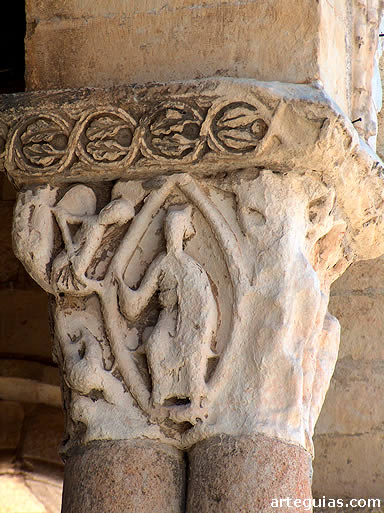 Capitel de la galer&iacute;a de San Esteban