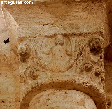 Un capitel con una sirena