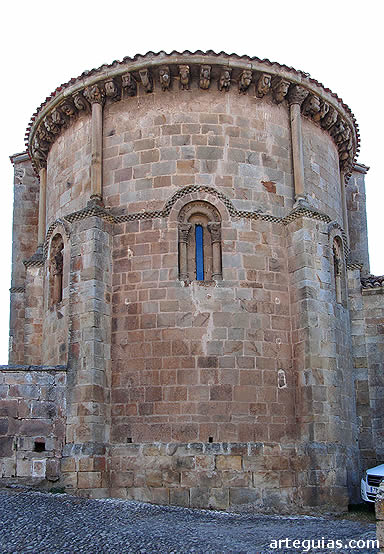 Cabecera de la colegiata rom&aacute;nica de Cervatos, Cantabria