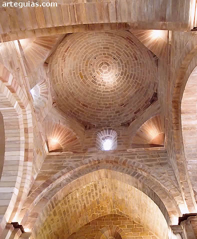 C&uacute;pula del cimborrio de Santa Mar&iacute;a de Mave