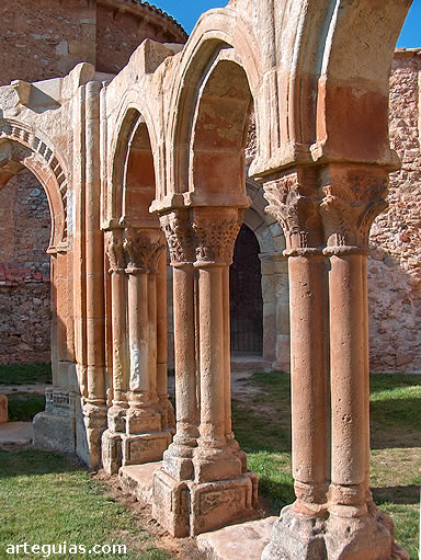 Detalle del claustro