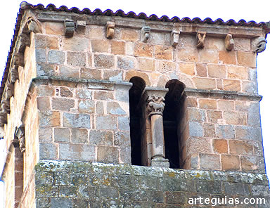 Campanario rom&aacute;nico