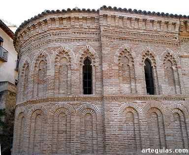Cristo de la Luz: &aacute;bide y presbiterio de la cabecera