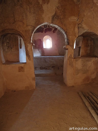 Interior de la Ermita de Viguera, La Rioja