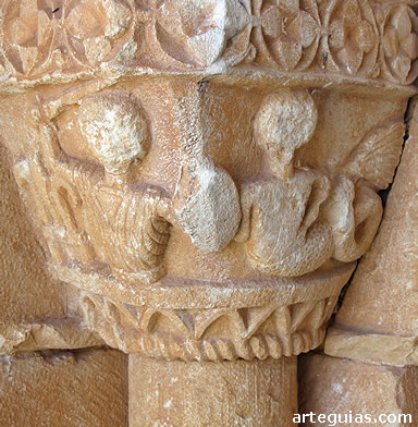 Combate de un guerrero contra una sirena pez o nereida