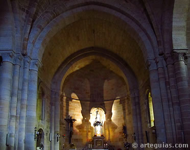 Interior de la iglesia de Santa Clara