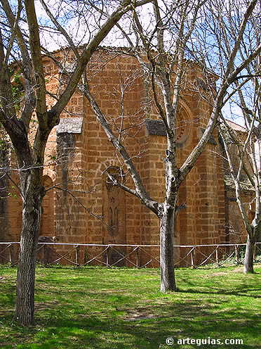 &Aacute;bside central de la iglesia