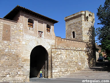 Una de las puertas de la muralla