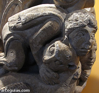 Capitel expuesto en el Museo Arqueol&oacute;gico de Palencia