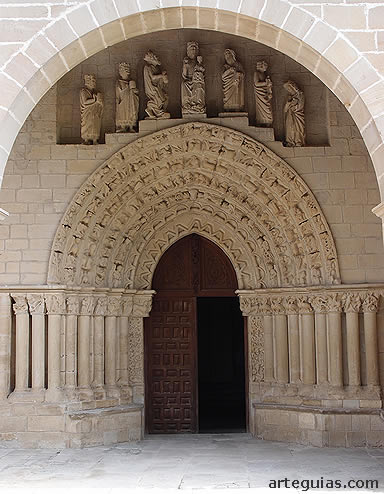 Tuesta: monumental puerta rom&aacute;nica y g&oacute;tica
