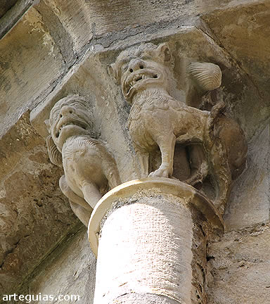 Capitel con leones. Iglesia de Tuesta