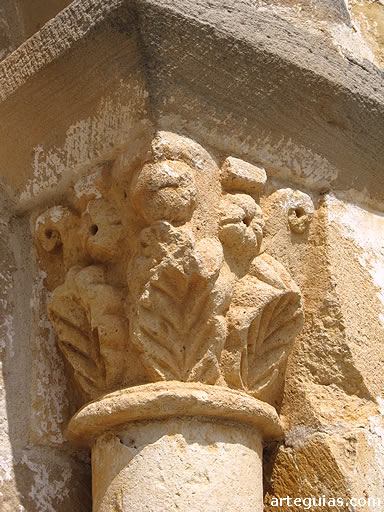 Capitel rom&aacute;nico. Iglesia de Belloj&iacute;n. Valles Alaveses