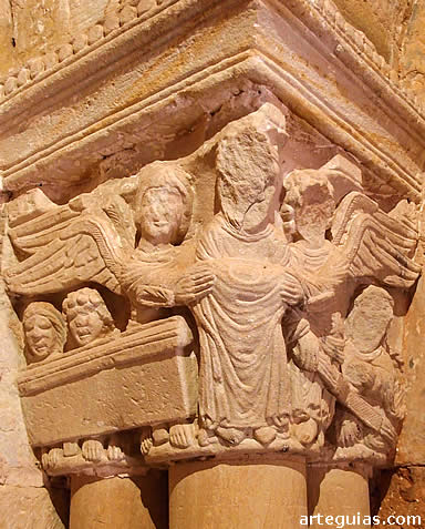 Capitel de la Asunci&oacute;n en uno de los ciborios de San Juan de Duero, Soria