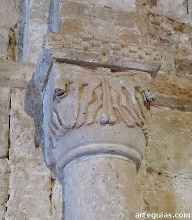 Capitel del arco triunfal