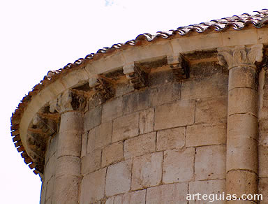 Iglesia de San Vicente de Almaz&aacute;n: parte superior del &aacute;bside