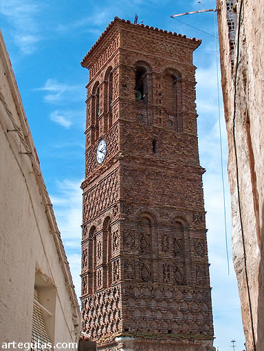 Iglesia de San Juan Bautista de Tierga: torre