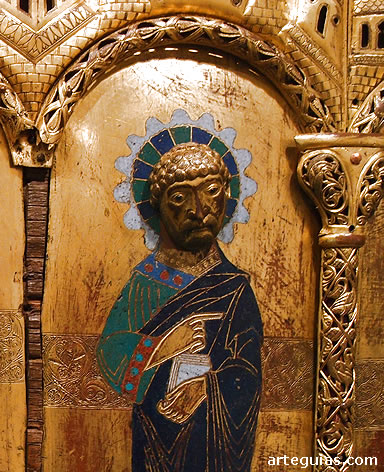 Uno de los ap&oacute;stoles del frontal