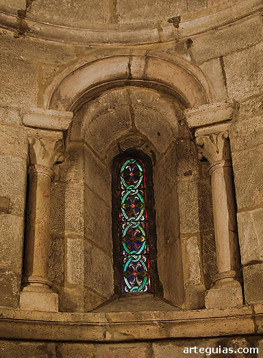 Ventanal de este &aacute;bside