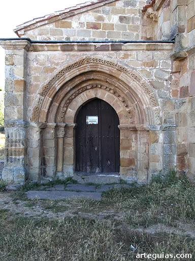 Villacantid: puerta rom&aacute;nica en su ubicaci&oacute;n actual