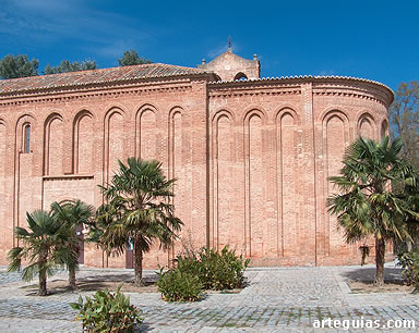 Iglesia de la Virgen de las Batallas desde el sur