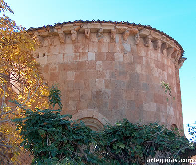 &Aacute;bside de la Iglesia de San Juan, Ayll&oacute;n (en una tarde de oto&ntilde;o)