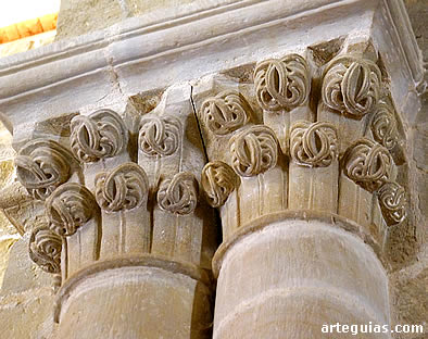 Capiteles del arco triunfal