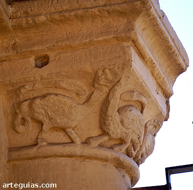 Capitel del p&oacute;rtico